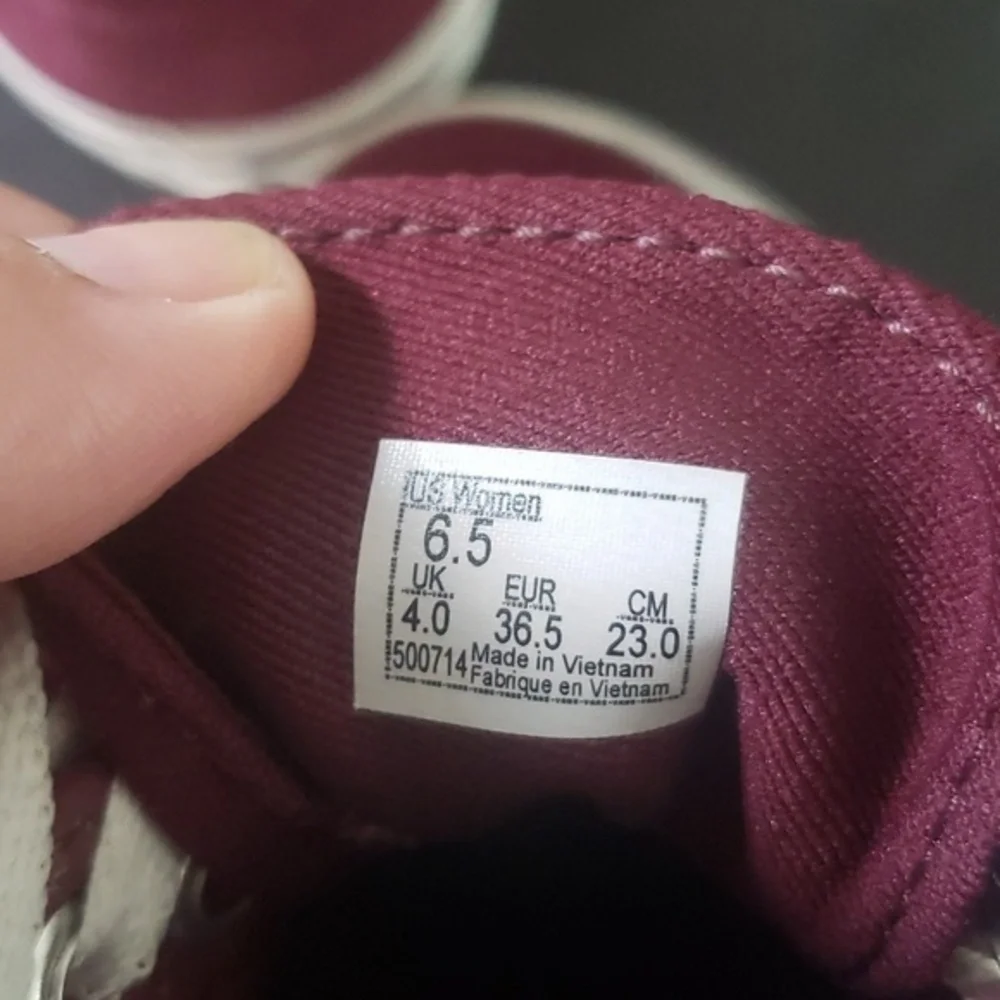 Vans Low Ward‎ Burgundy Sneakers